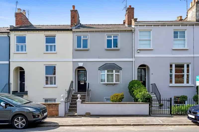 3 Bedroom Townhouse with Self Contained Apartment For Sale