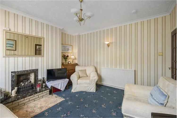 3 Bed House - Semi Detached with 2 Reception Rooms