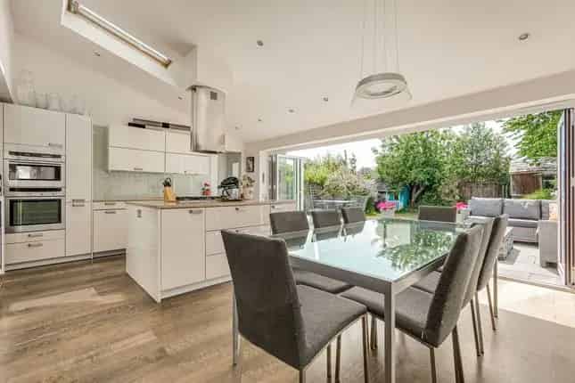 5 Bed Semi-Detached House for Sale Gunnersbury W3