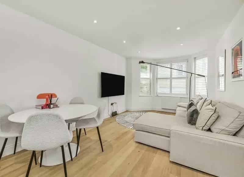 Modern One Bedroom Flat near Clapham Old Town