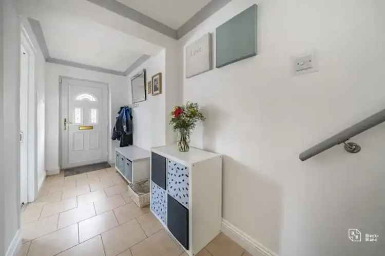 3 Bedroom Semi Detached House for Sale in Beckenham