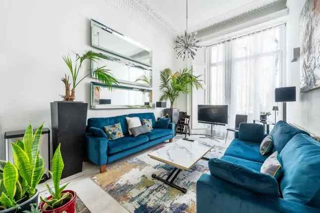 Flat to rent in Clanricarde Gardens, Notting Hill, London W2