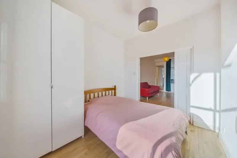 Georgian Conversion Property Near Transport Links and Amenities