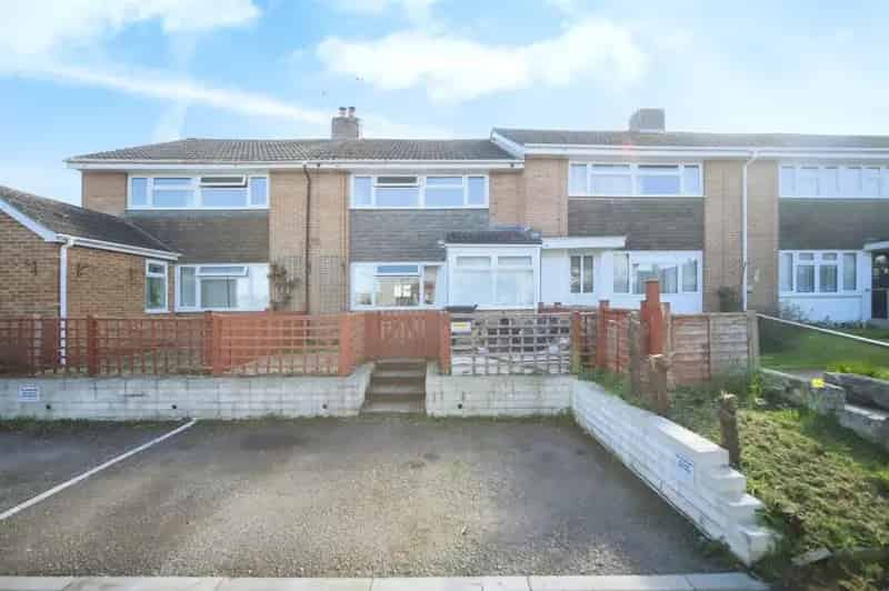 3 Bedroom House Bishops Hull Off Road Parking South Facing Garden