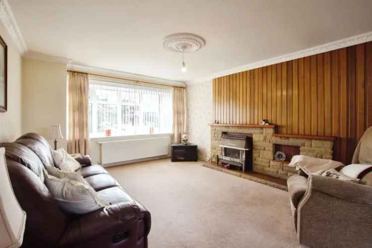 Three Bedroom Detached House in Rise Park