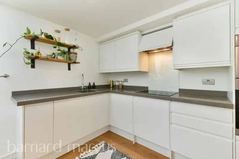 2 Double Bed Maisonette with Private Terrace Knightsbridge House Acton Lane