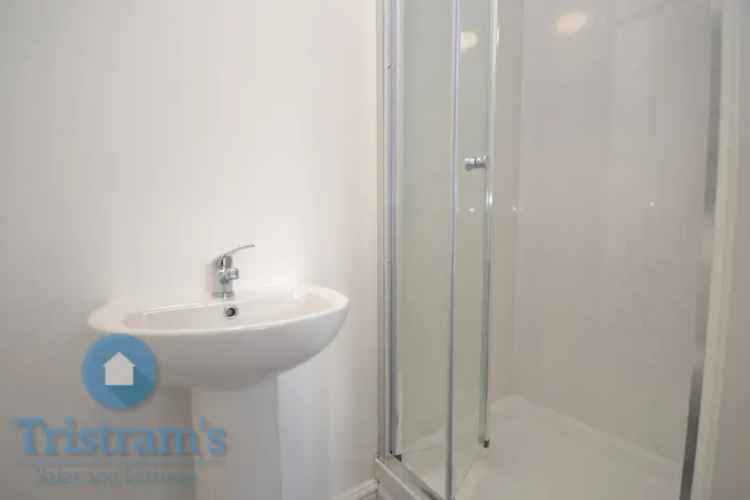1 Bedroom Studio Flat to Rent - Students Welcome