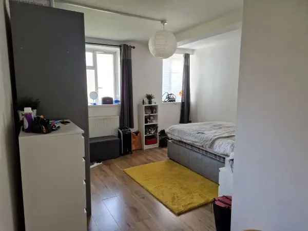 Flat For Rent in Stoke-on-Trent, England