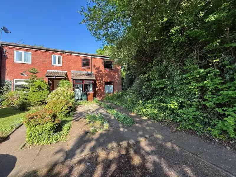 3 Bedroom End Terrace House for Sale