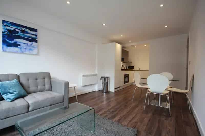 1 Bedroom Apartment with Parking Balcony Gym and Concierge