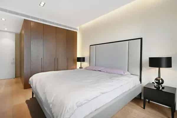Fitzrovia 2-Bedroom Apartment  Luxury Living with Stunning Views