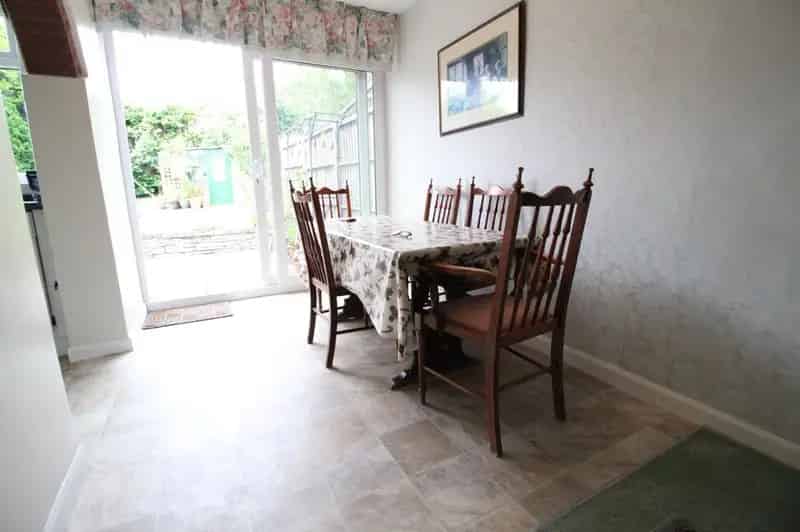 3 Bedroom Semi Detached House for Sale Bulkington Warwickshire