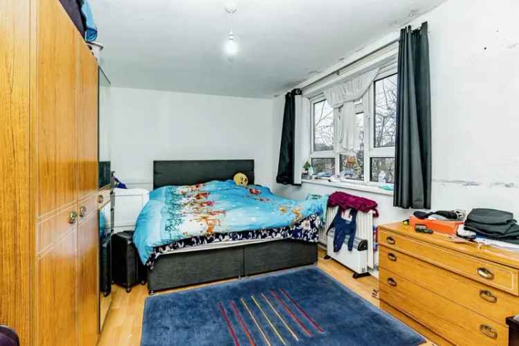 Two Bedroom Semi Detached Family Home Slough Near Shops and Schools