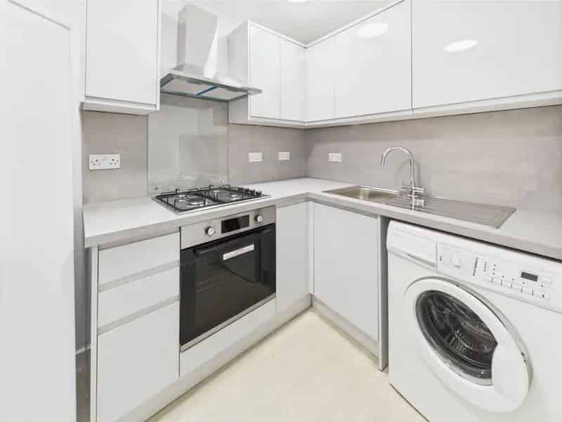 2 Bedroom Flat to Rent Glasgow G41 1QS Newly Refurbished