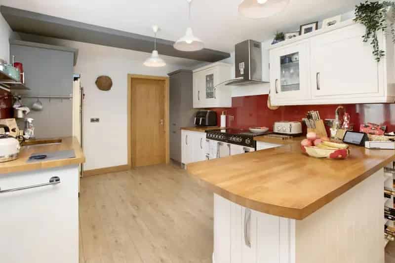 4 Bedroom Barn Conversion with Annexe Potential