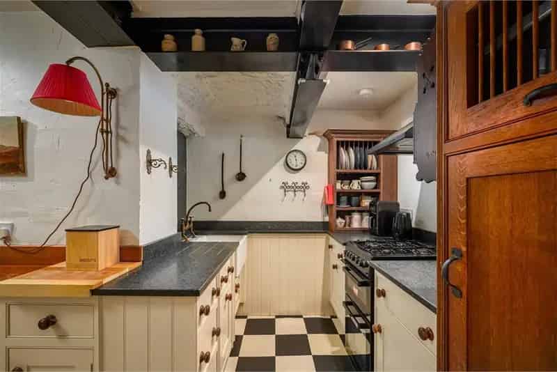 2 Bed Flat New Town Edinburgh Lower Ground Floor Private Courtyard