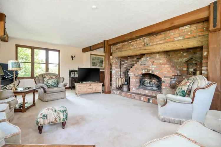 5 Bedroom Family Home with Equestrian Facilities