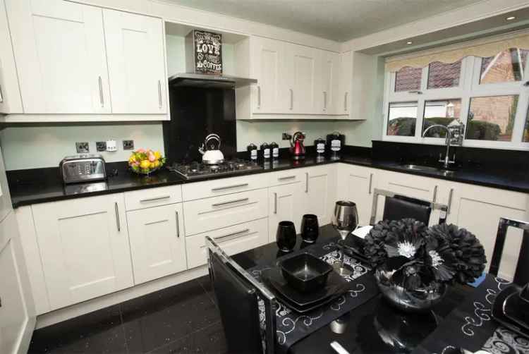 Four Bedroom Detached House LS17