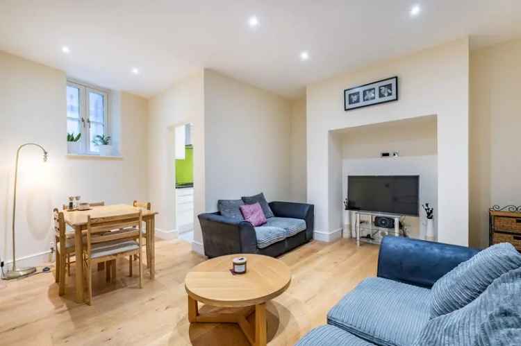 2 Bedroom Flat for Sale in West Kensington