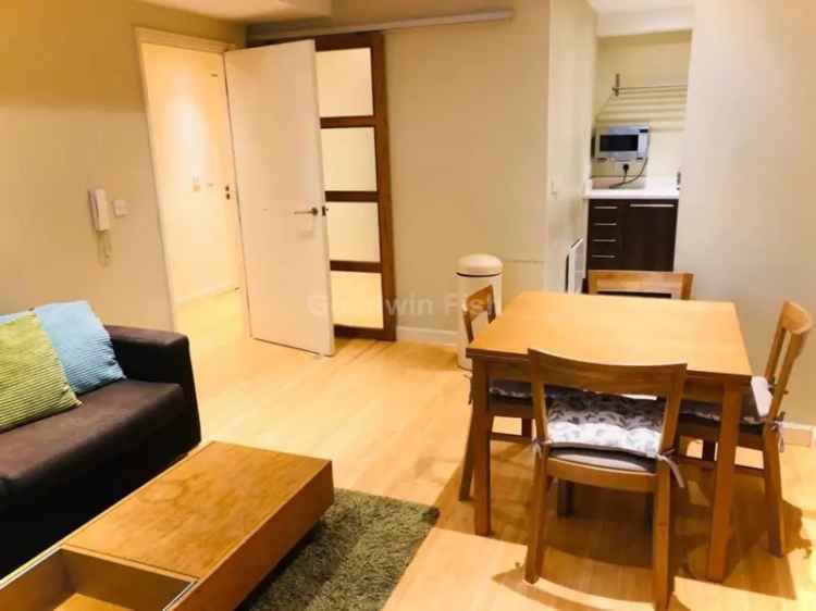 1 Bedroom Apartment Near Market Street - Fully Furnished