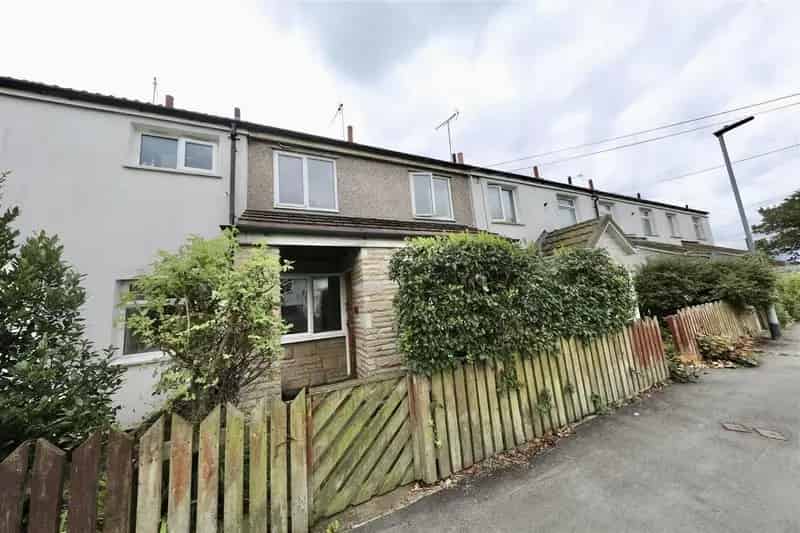 2 Bedroom Mid Terraced House for Sale