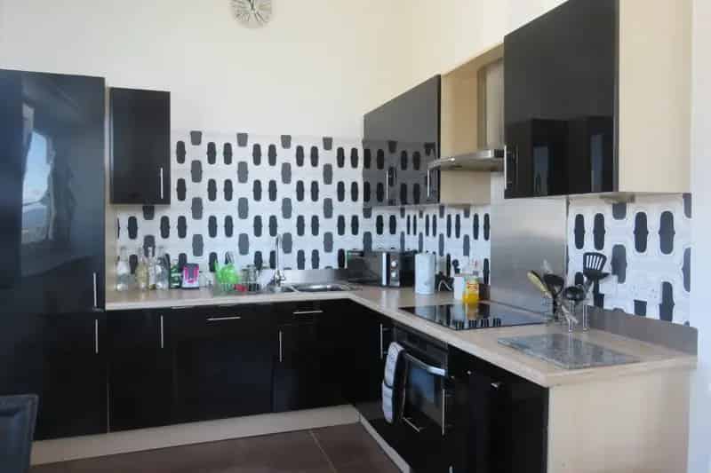 Cardiff Bay Penthouse Apartment with Panoramic Views and Zero Deposit Guarantee