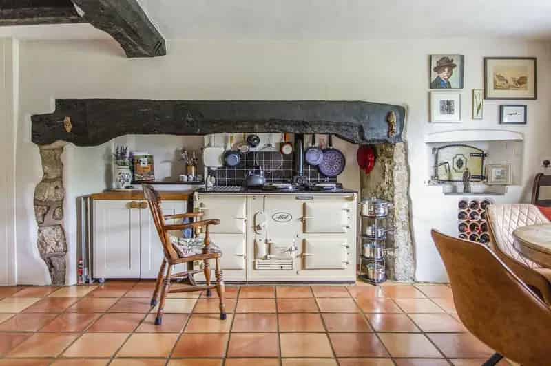 6 Bedroom Grade II Listed Manor House For Sale
