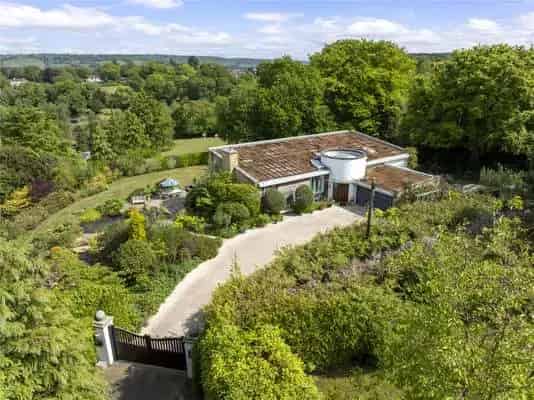 Luxury 5-Bedroom Modern Home in Surrey Hills