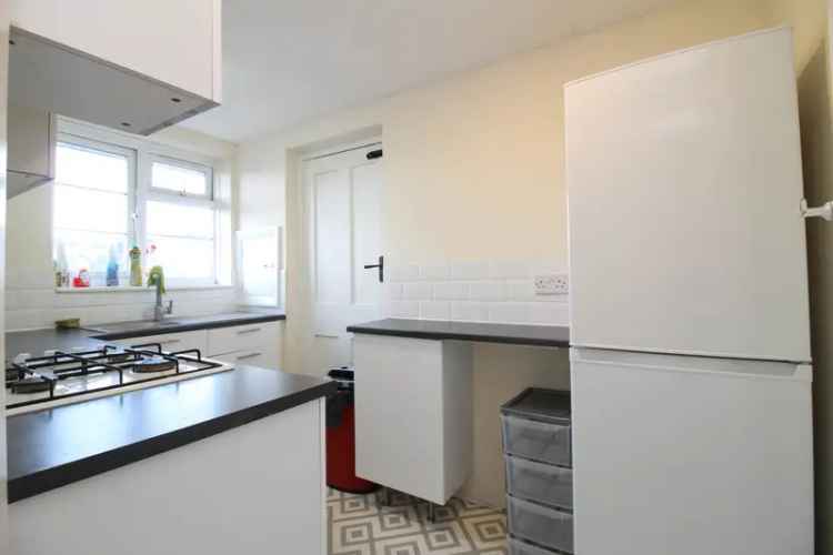 2 Bedroom Flat to Rent Near Raynes Park Station