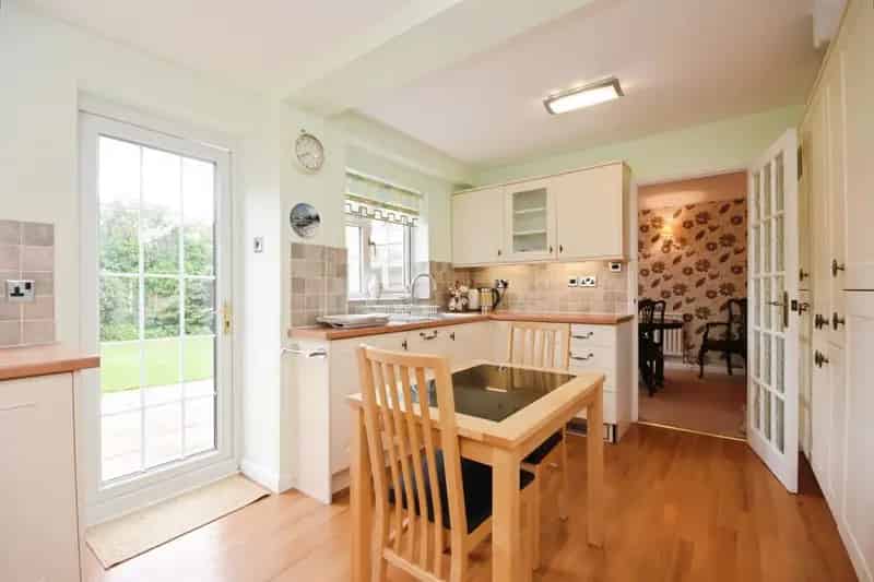 Three Bedroom Link Detached Family Home Near Cricket Green