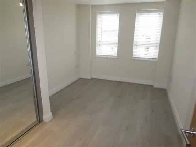 Spacious Home Zero Deposit 12 Month Tenancy