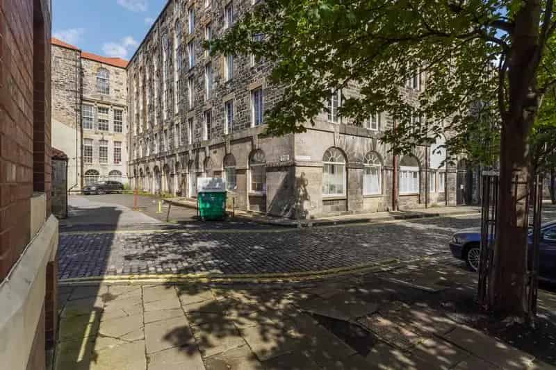 1 Bedroom Ground Floor Flat for Sale