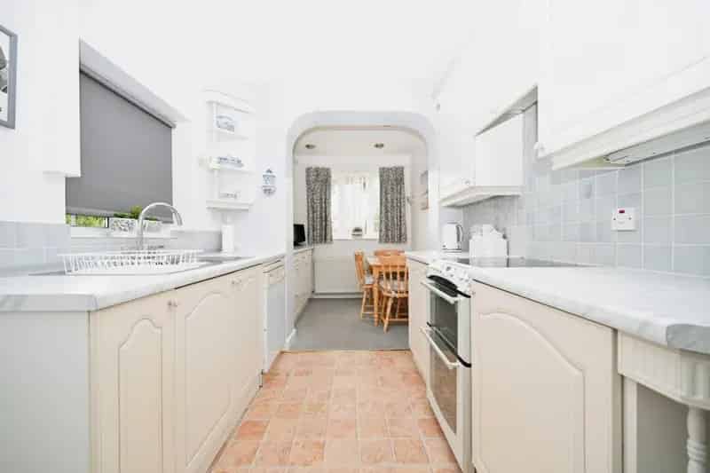 3 Bedroom Detached House For Sale in Guiseley