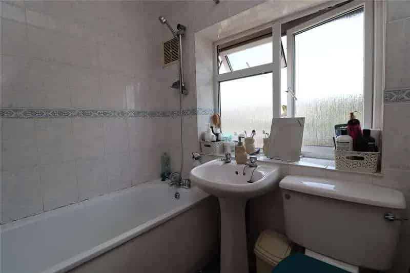 3 Bed House for Sale - Ideal Family Home