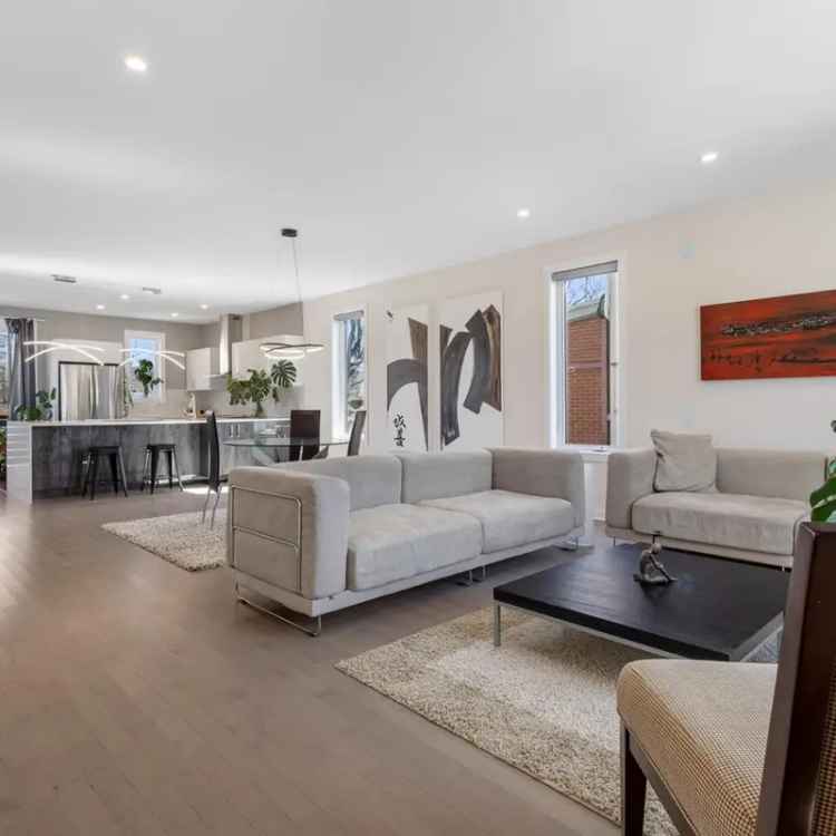 2022 Dorval Home for Sale: Modern, 2132 sq ft, Park Views