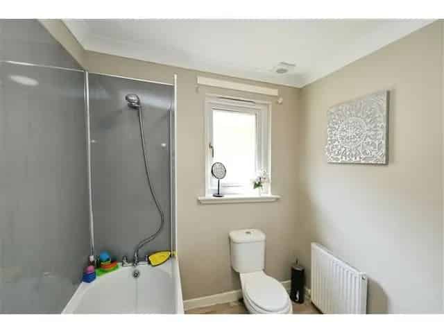 3 Bedroom Semi-Bungalow For Sale