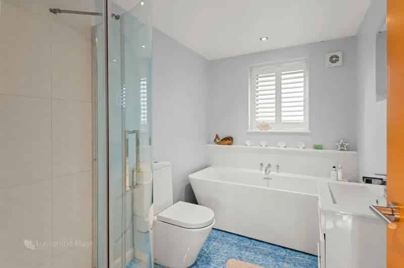 5 Bed House for Sale Breathtaking River Views Smart Home