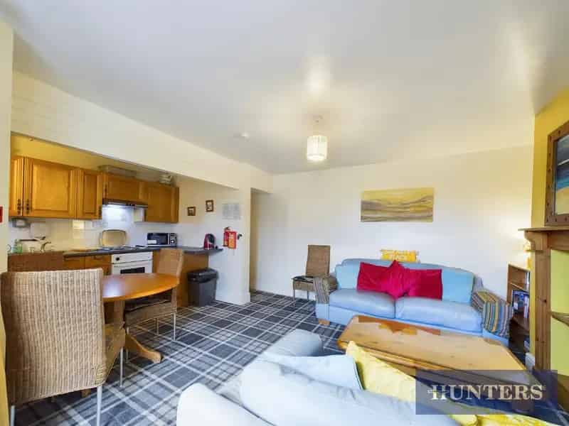 8 Bedroom House with Sea Views and Holiday Let Potential
