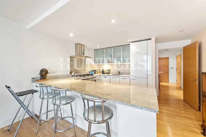 2 Bedroom Flat for Sale Near Hampstead West Hampstead