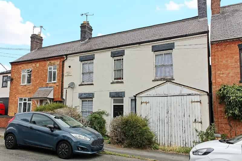 3 Bedroom Cottage Fleckney - Period Home Requiring Modernisation