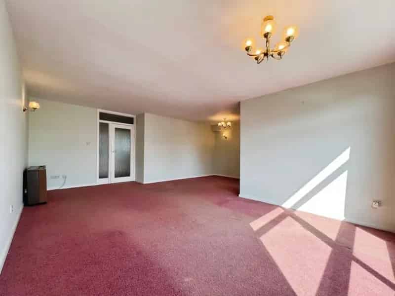2 Bedroom Flat Hythe Near Seafront and Amenities