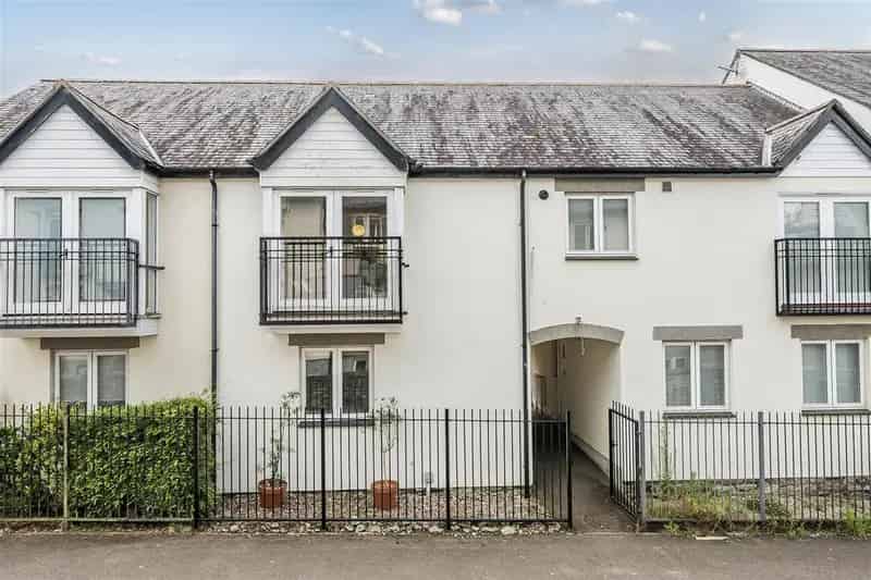 2 Bedroom Terraced House for Sale near Falmouth Harbour