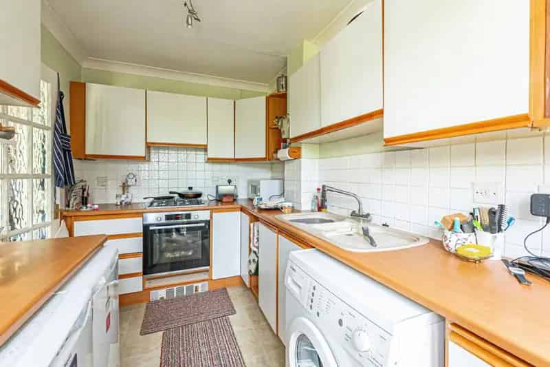 3 Bedroom House For Sale Near Tring High Street