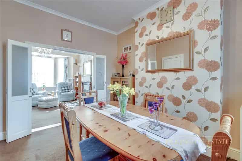 2 Bedroom House to Rent in Stoke