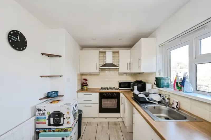 1 Bedroom Flat Morriston Recently Refurbished Near Liberty Stadium
