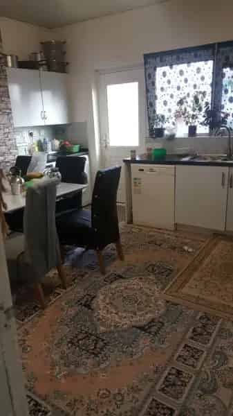 3 Bedroom House with Large Kitchen and Garden