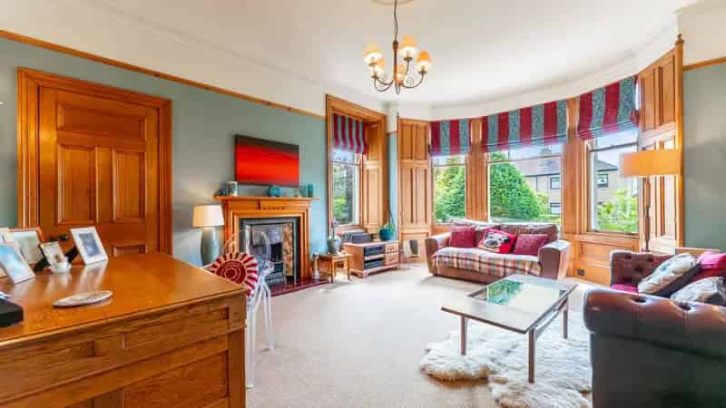 4 Bedroom Edwardian Villa in Milngavie with Modern Extension