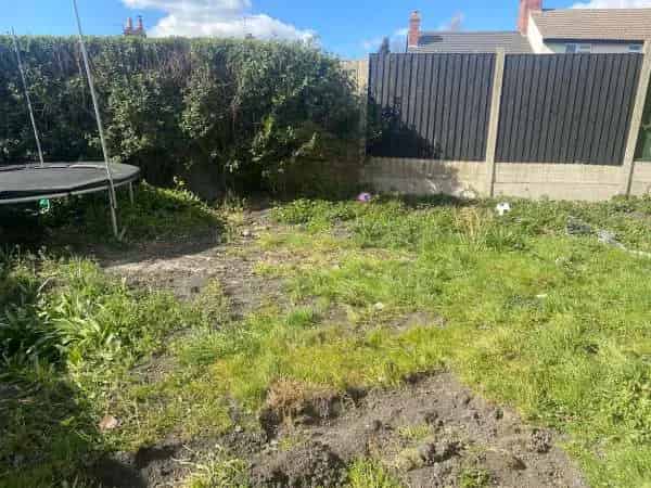 3 Bedroom Semi-Detached House Large Garden Quiet Area