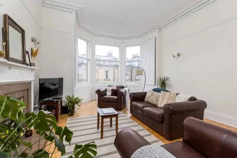 2 Bedroom Georgian Flat to Rent in Edinburgh West End