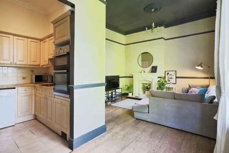 Heaton Chapel One Bedroom Apartment Near Train Station